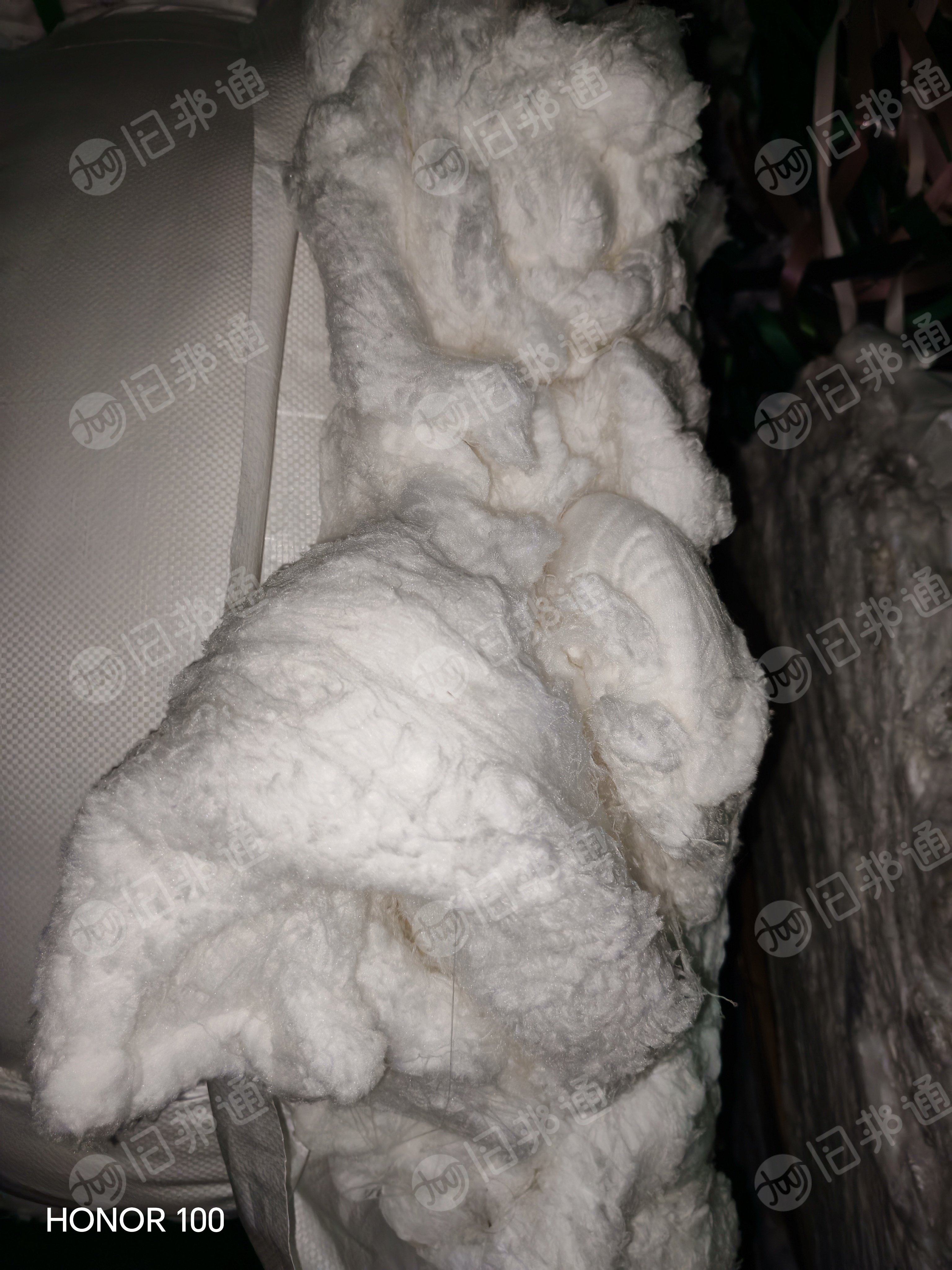 出售环锭纺下来的风箱花，纺纱厂边角料，锦纶黏胶材质，现货有15吨，货在广西玉林