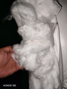 出售环锭纺下来的风箱花，纺纱厂边角料，锦纶黏胶材质，现货有15吨，货在广西玉林