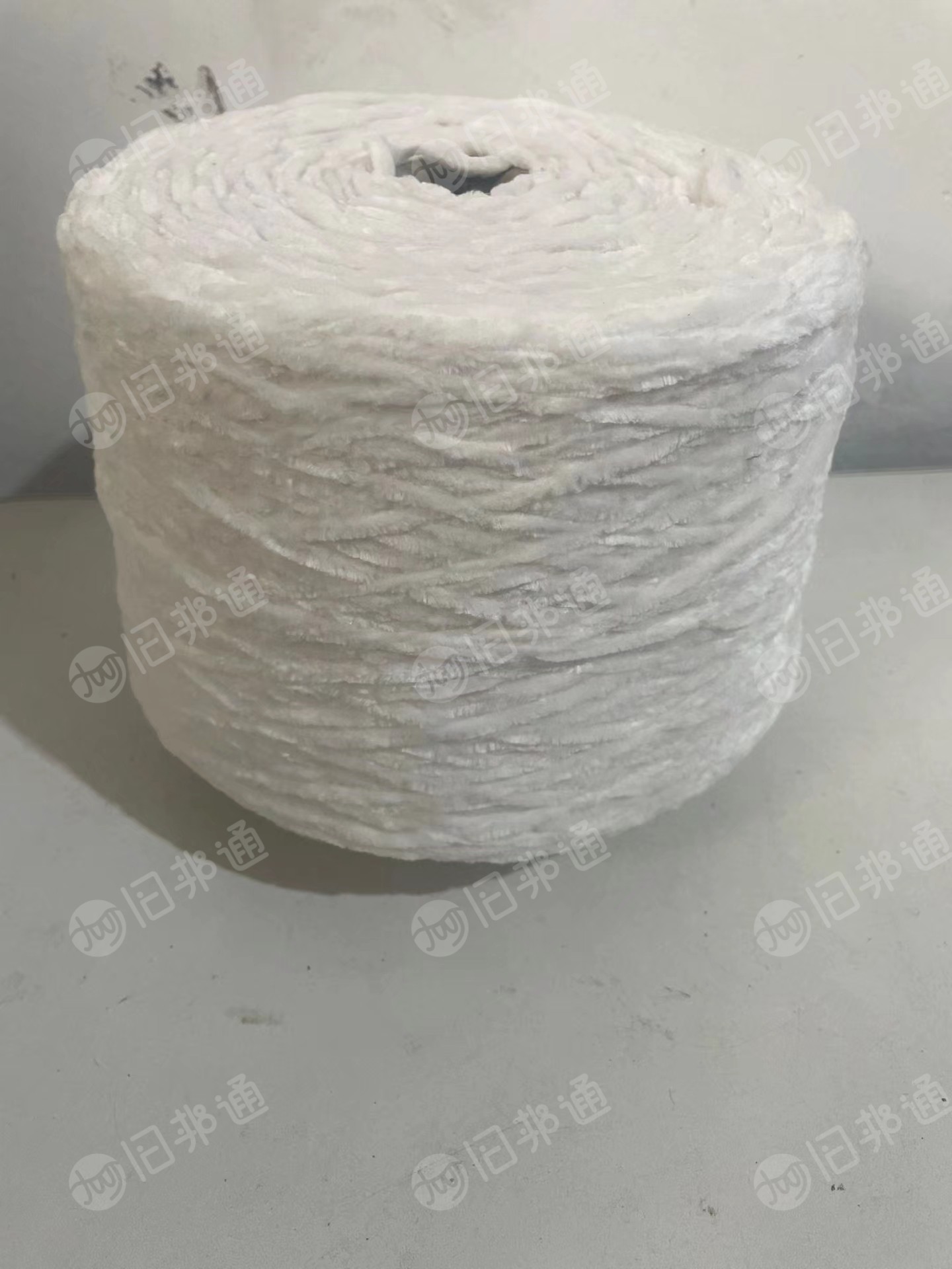 长期出售杂货粗条雪尼尔毛纱，雪尼尔，粗细6毫米的，现货两三百斤，在广东东莞。