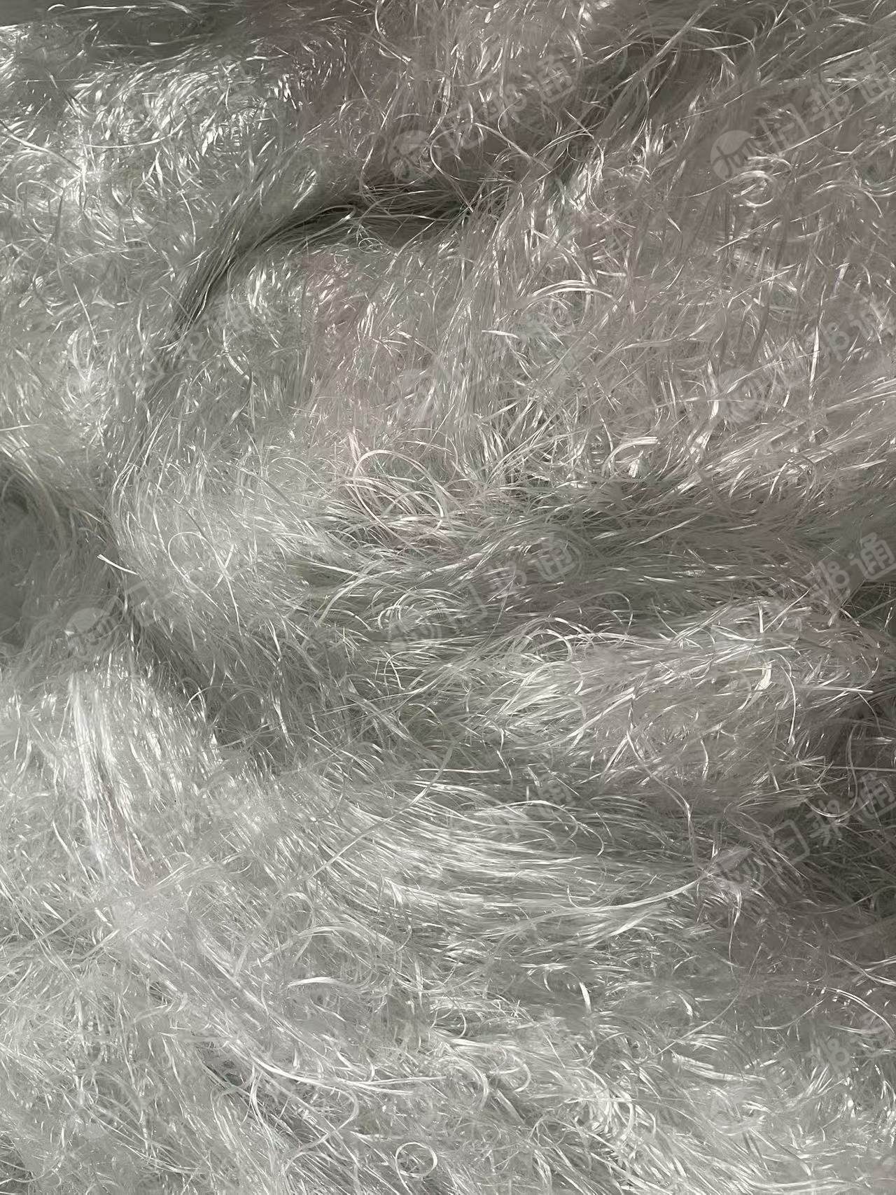长期出售无碱淀粉型玻璃纤维，玻璃纤维废丝，7-9微米的，货在浙江嘉兴