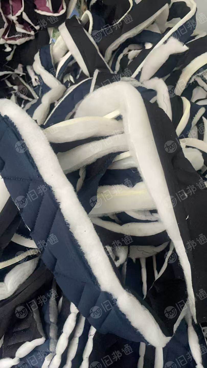 长期出售绗缝厂下来的杂色丝绵下脚料，丝绵边角料，仿羊毛边角料，统货出，现货十几吨，在江西吉安