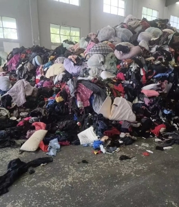 长期出售旧衣服黑料，燃烧料，月供200吨，在贵州贵阳