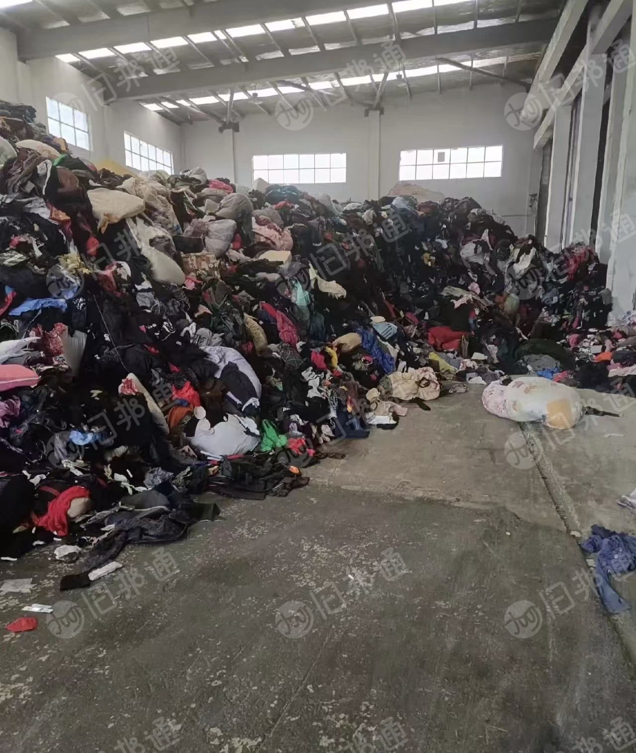 长期出售旧衣服黑料，燃烧料，月供200吨，在贵州贵阳