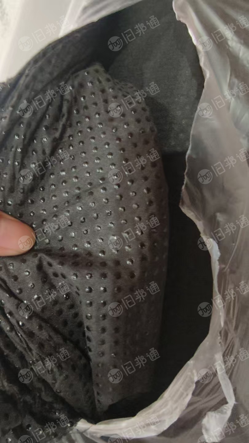 出售库存布，库存点塑布，克重100克左右，门幅有2.4米和2米的，5个颜色，现货有5万米