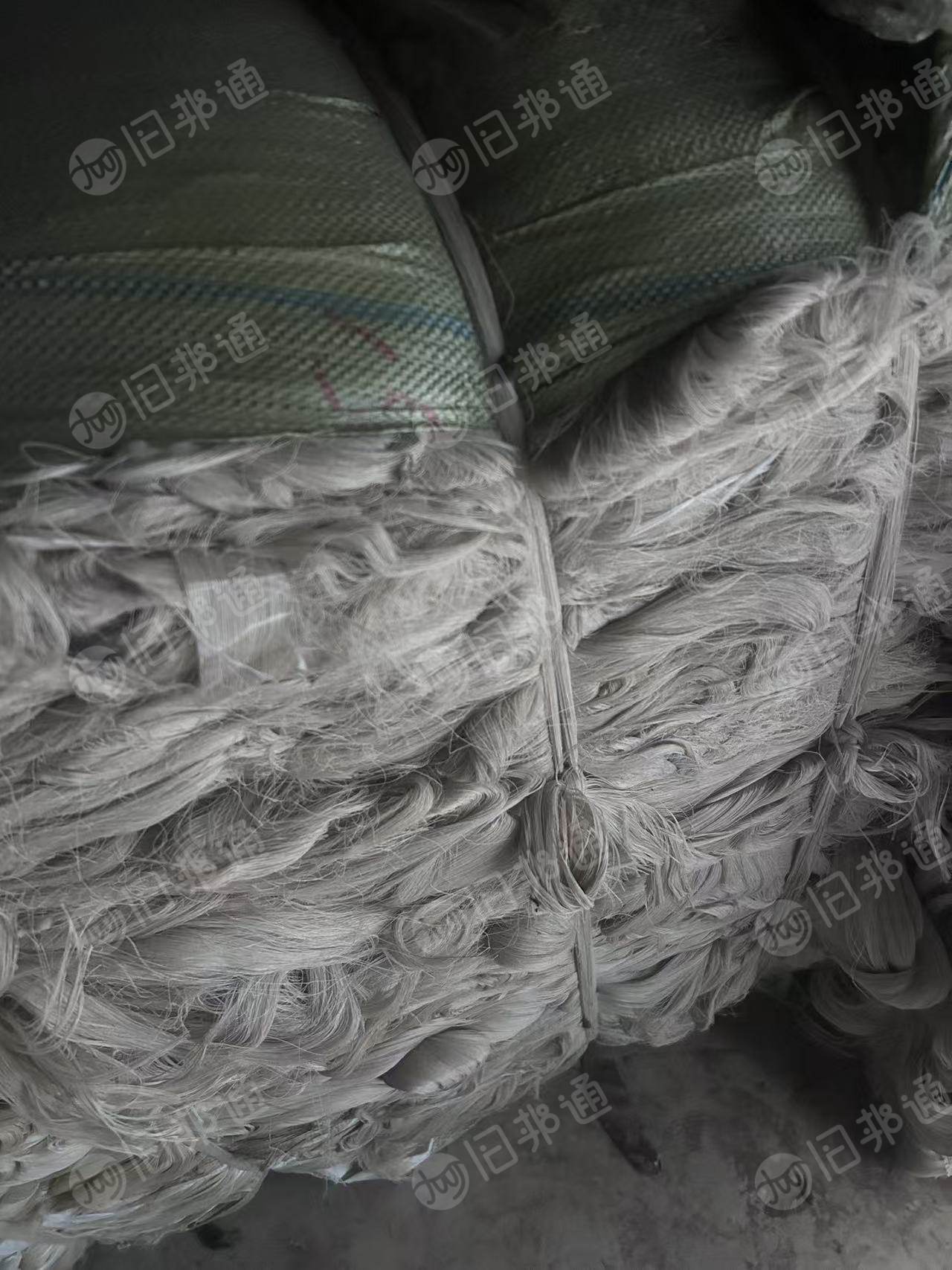 长期出售涤棉回丝，涤棉废丝，含棉20%，有带浆，方便做织布用，现货10吨，在四川南充。