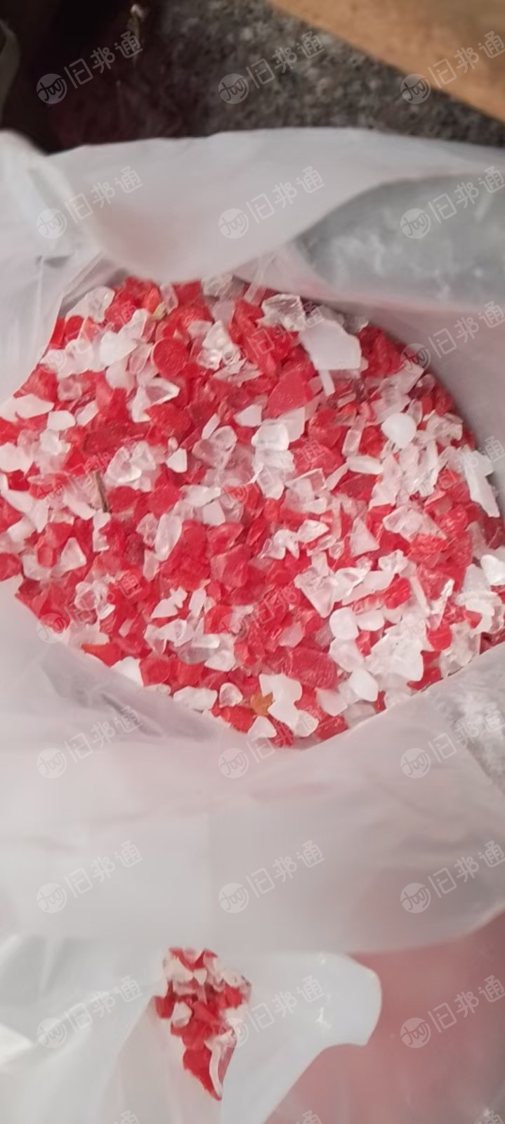 出售PC车灯破碎料白色，杂色都有，已经分开，现货16吨