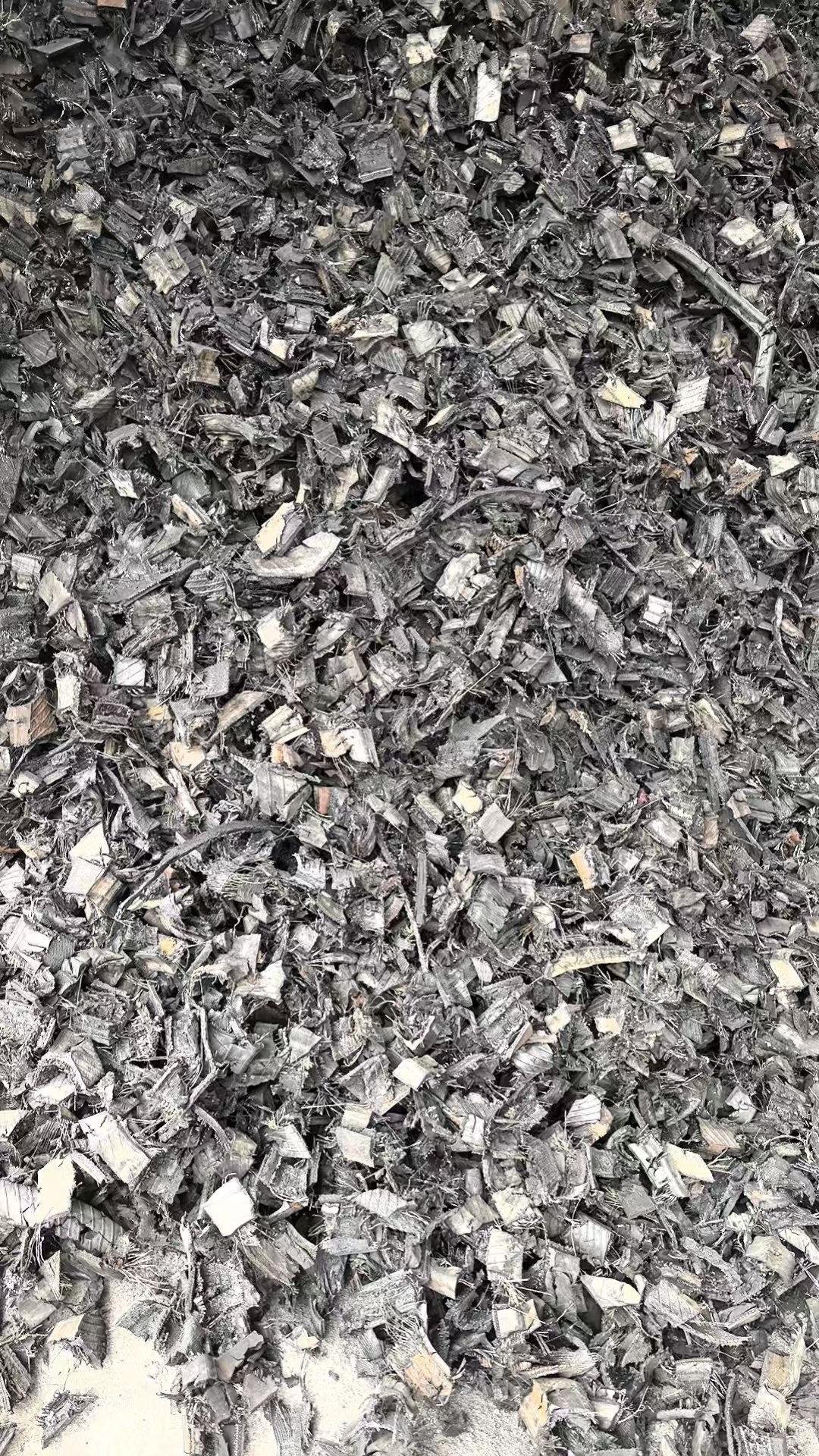 长期出售纯大钢丝胎胶块