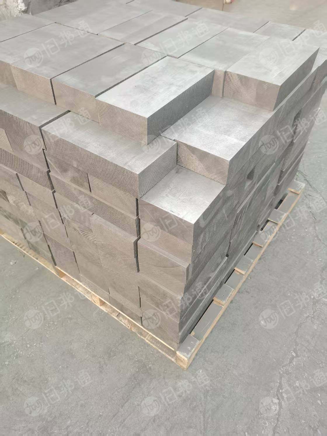 出售石墨电极，石墨制品，可定制尺寸规格