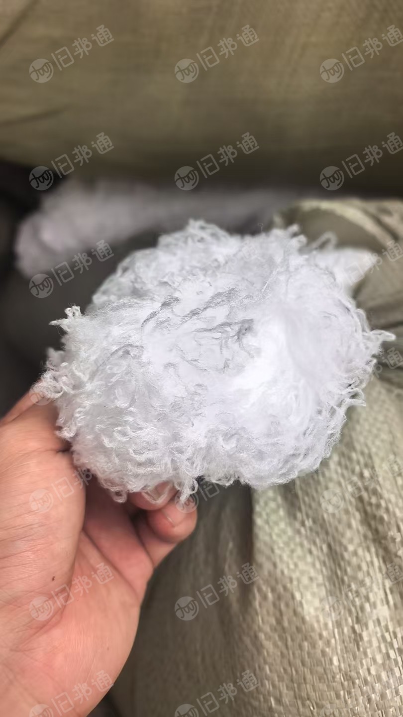 长期出售涤纶加弹丝，涤纶废丝，现货十吨左右，货在浙江金华