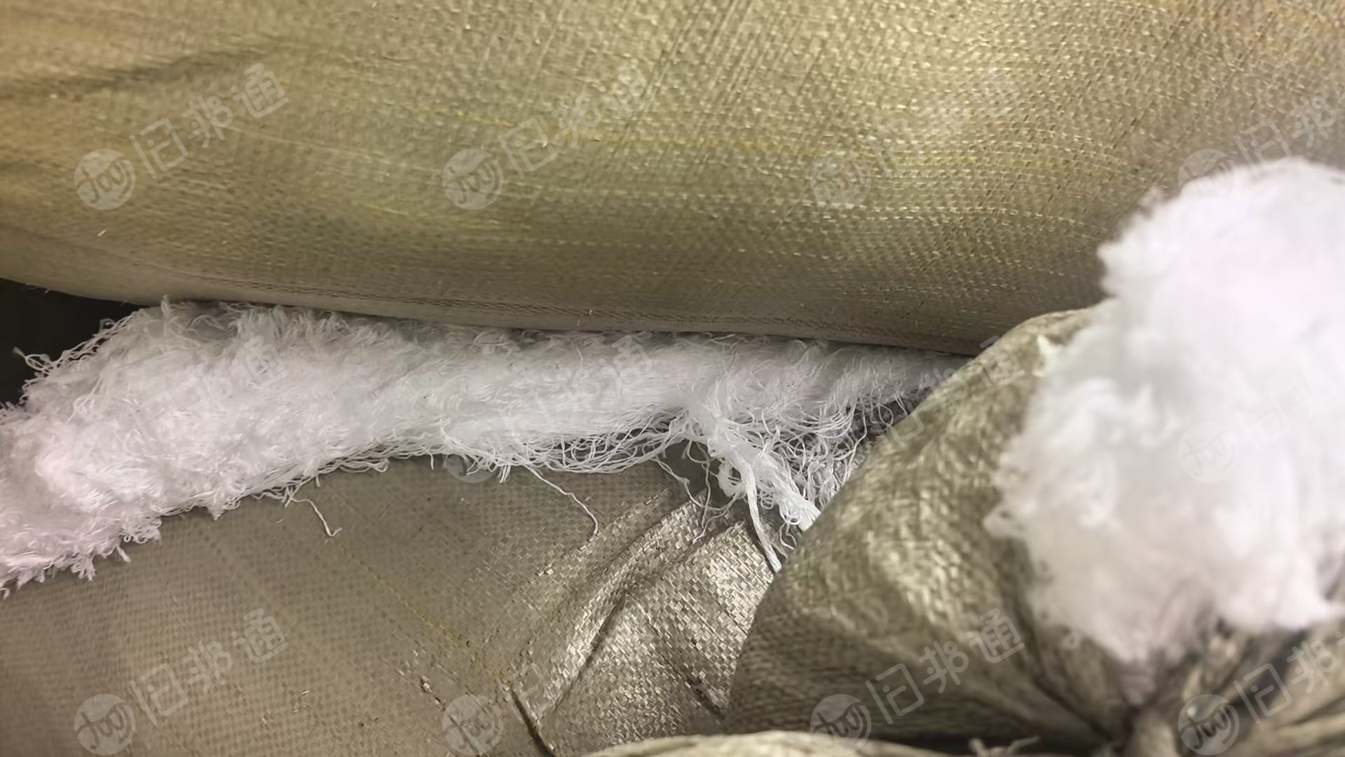 长期出售涤纶加弹丝，涤纶废丝，现货十吨左右，货在浙江金华
