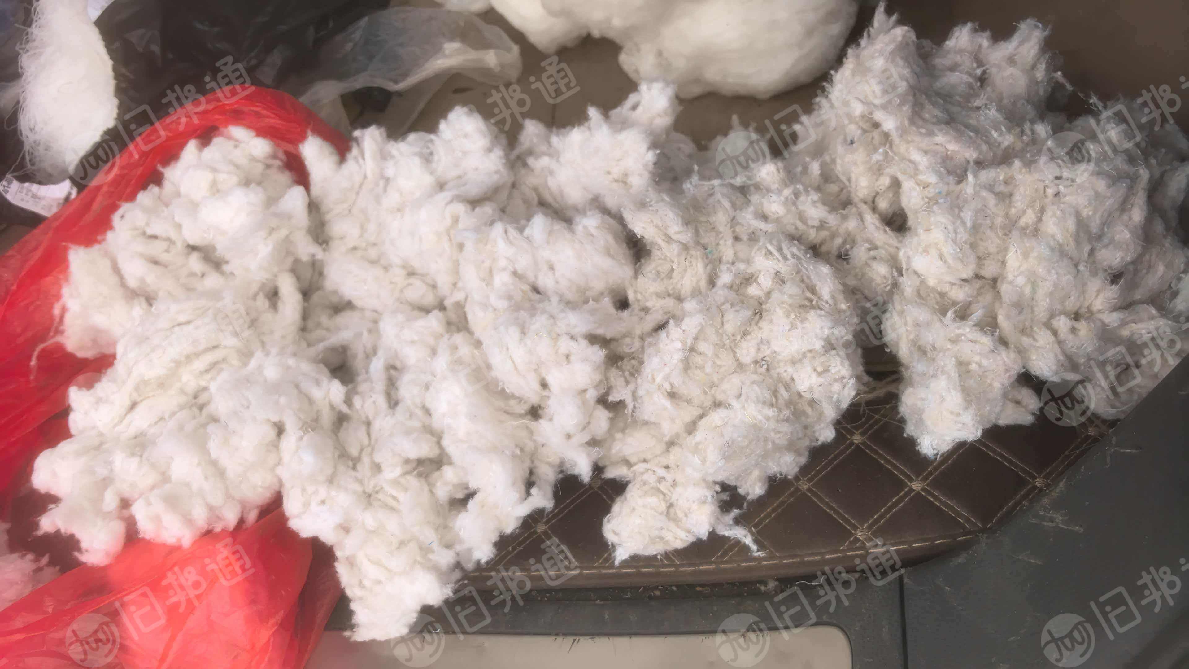 出售纺纱厂下来的涤棉废棉，涤棉废料，现货有9.6米一车，货在湖北荆州