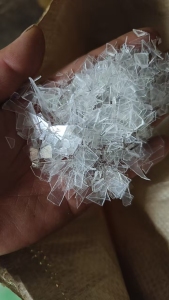 长期出售透明pc薄片破碎料，薄片上含有亚克力，冲击50左右