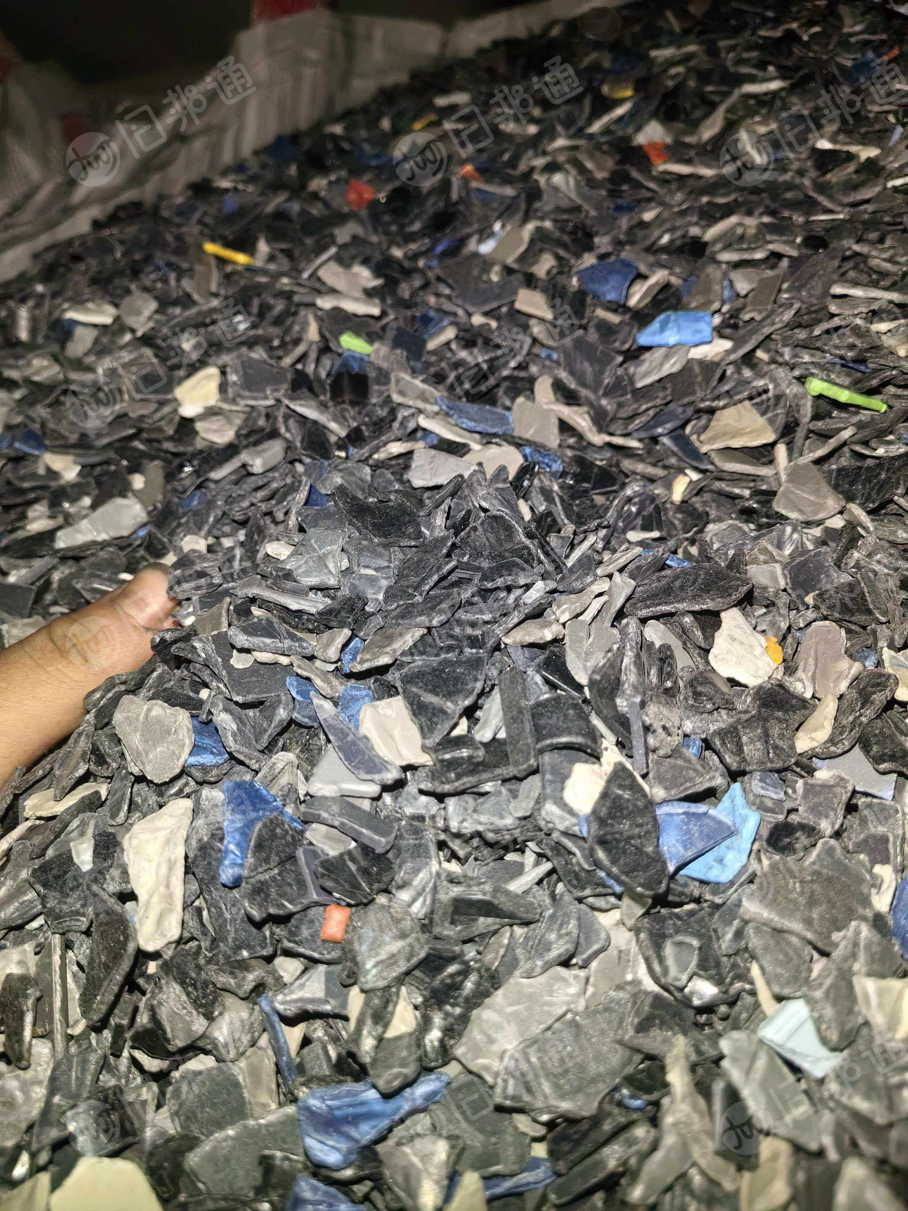 长期出售阻燃abs/pc合金破碎料，清洗干净，现货100吨