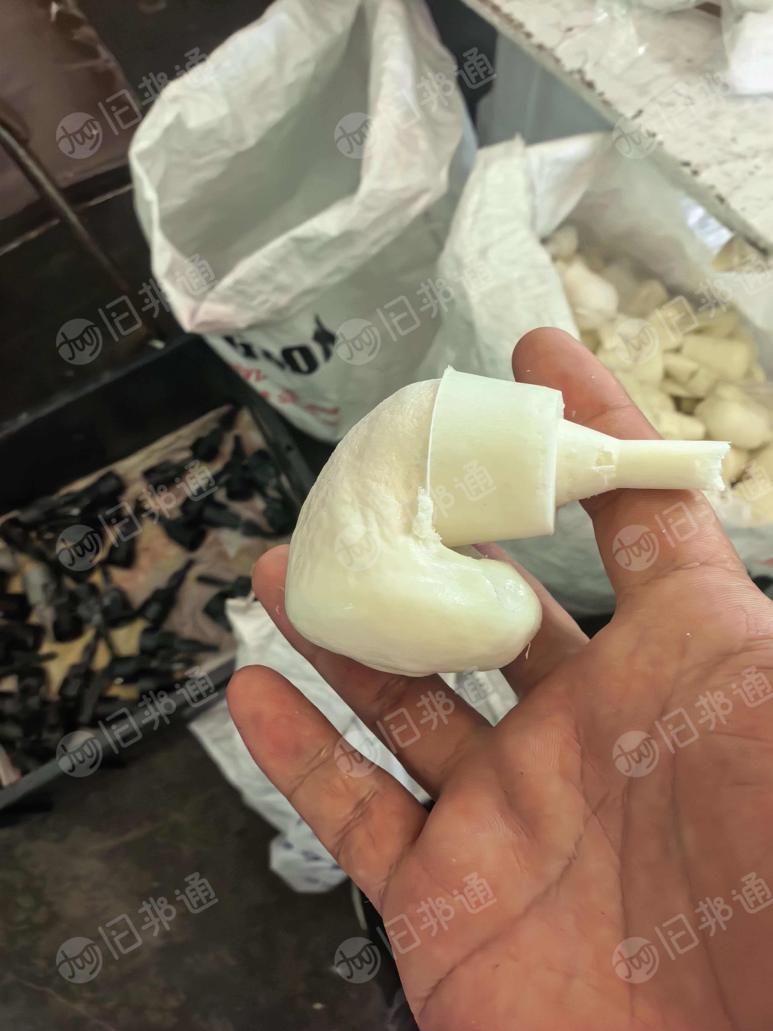 出售发泡聚氨酯废料，可造粒，月供5吨