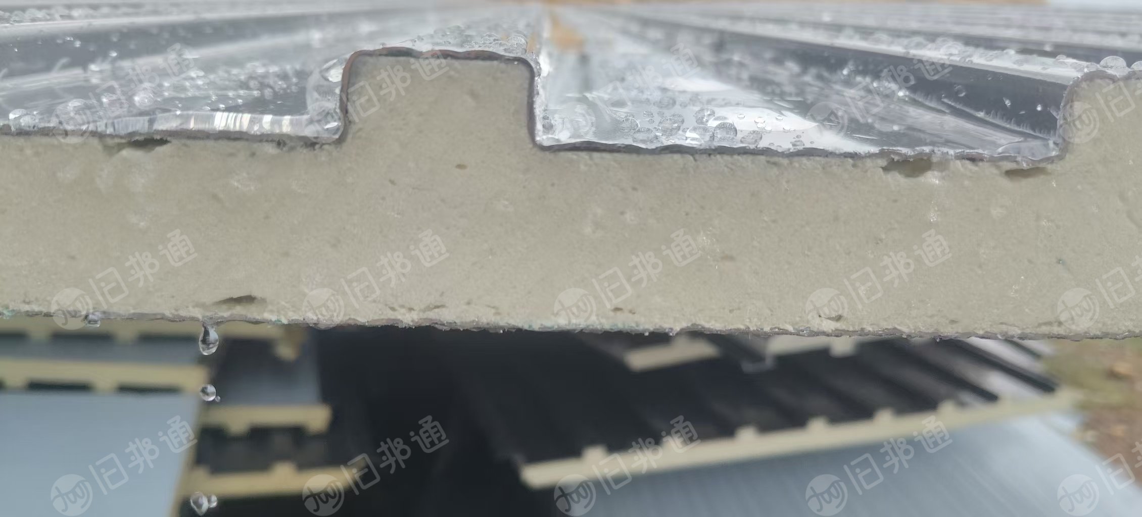 常年出售长城瓦，两面是铝皮中间是泡沫