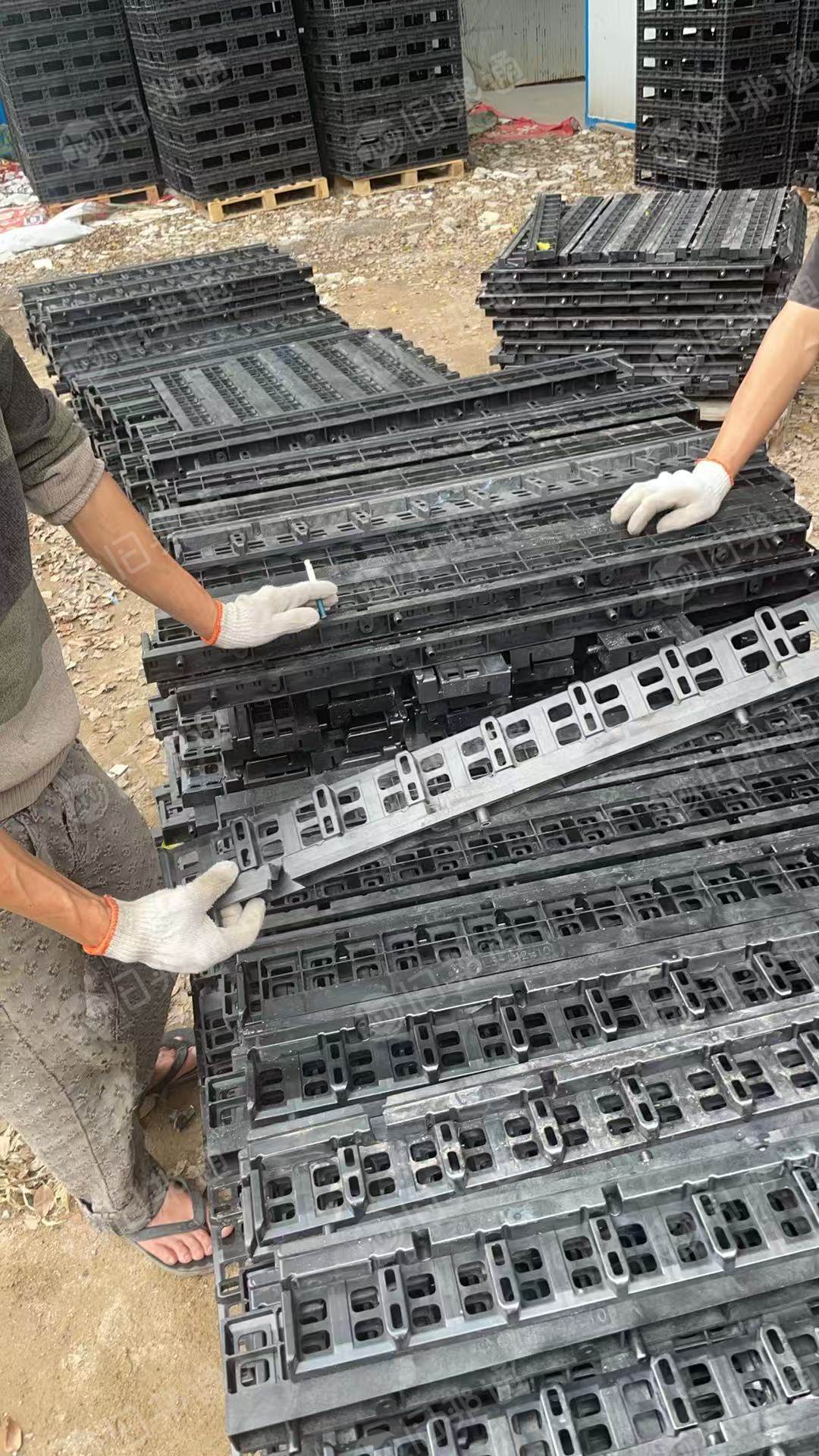 长期出售加纤PC合金破碎料，合金电池筐破碎料