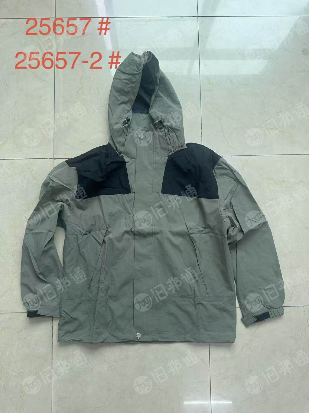 出售库存服装，库存衣服，棉衣，冲锋衣等，现货有几万件，货在湖南衡阳