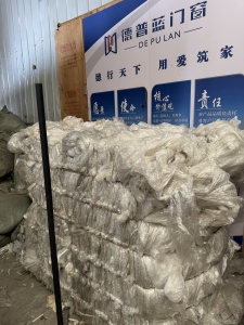 出售干造缠绕膜，干造缠绕膜跟平板膜混打，现货六吨左右