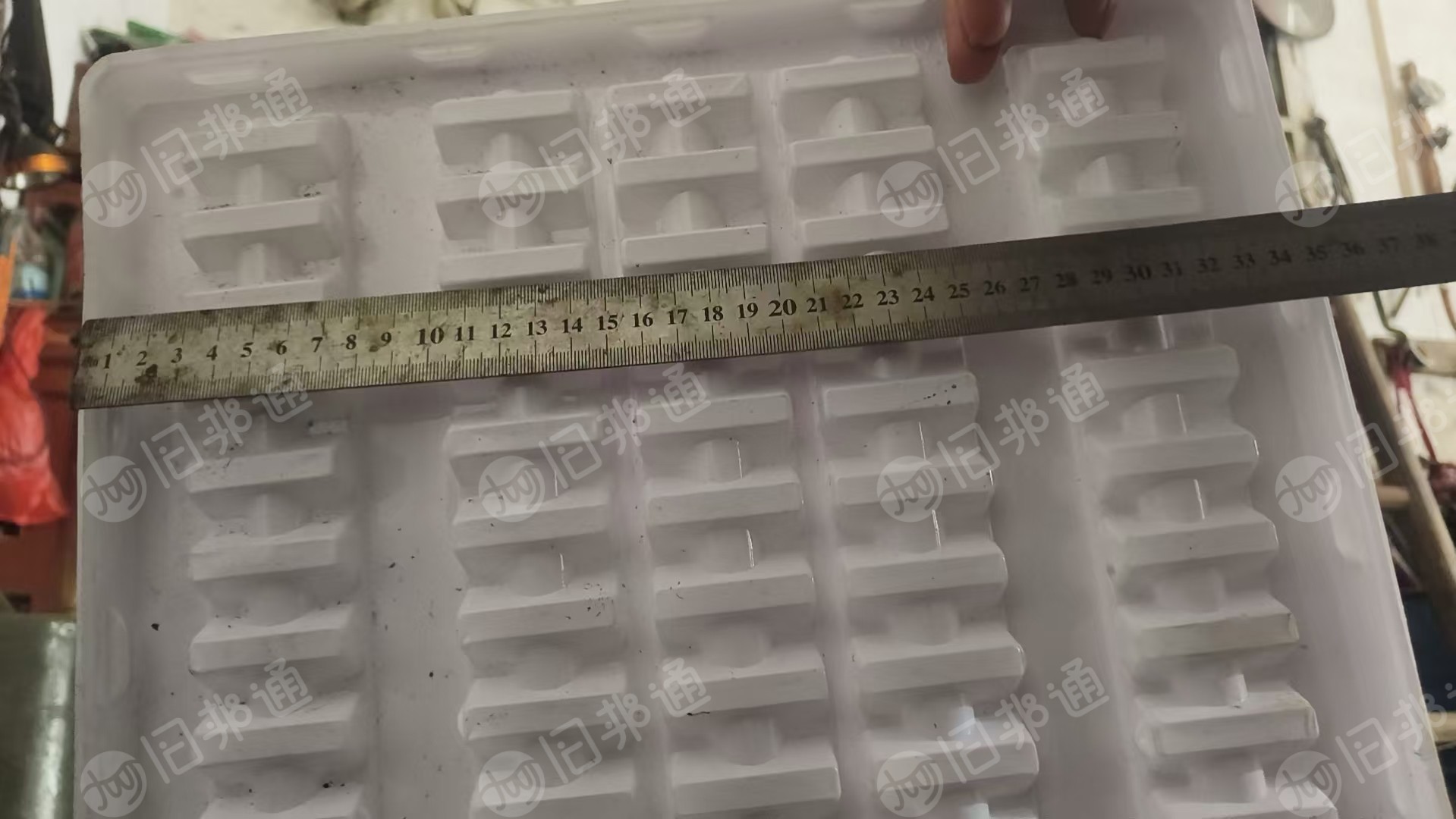 出售乳白PVC吸塑盒毛料，现货8吨左右