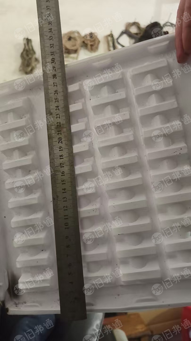 出售乳白PVC吸塑盒毛料，现货8吨左右