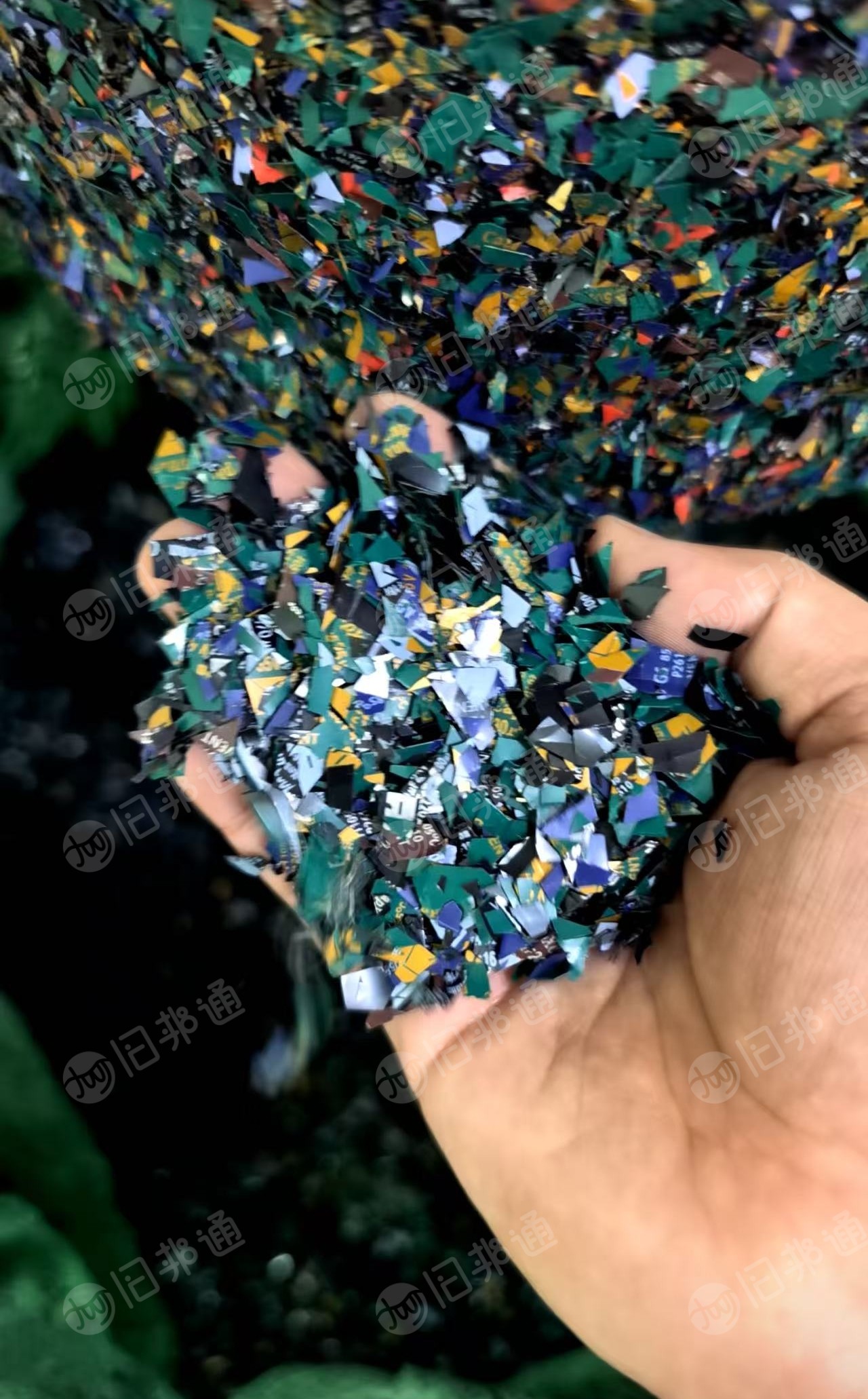 出售电容PET套管破碎料，干净无杂，现货40吨左右，长期有货
