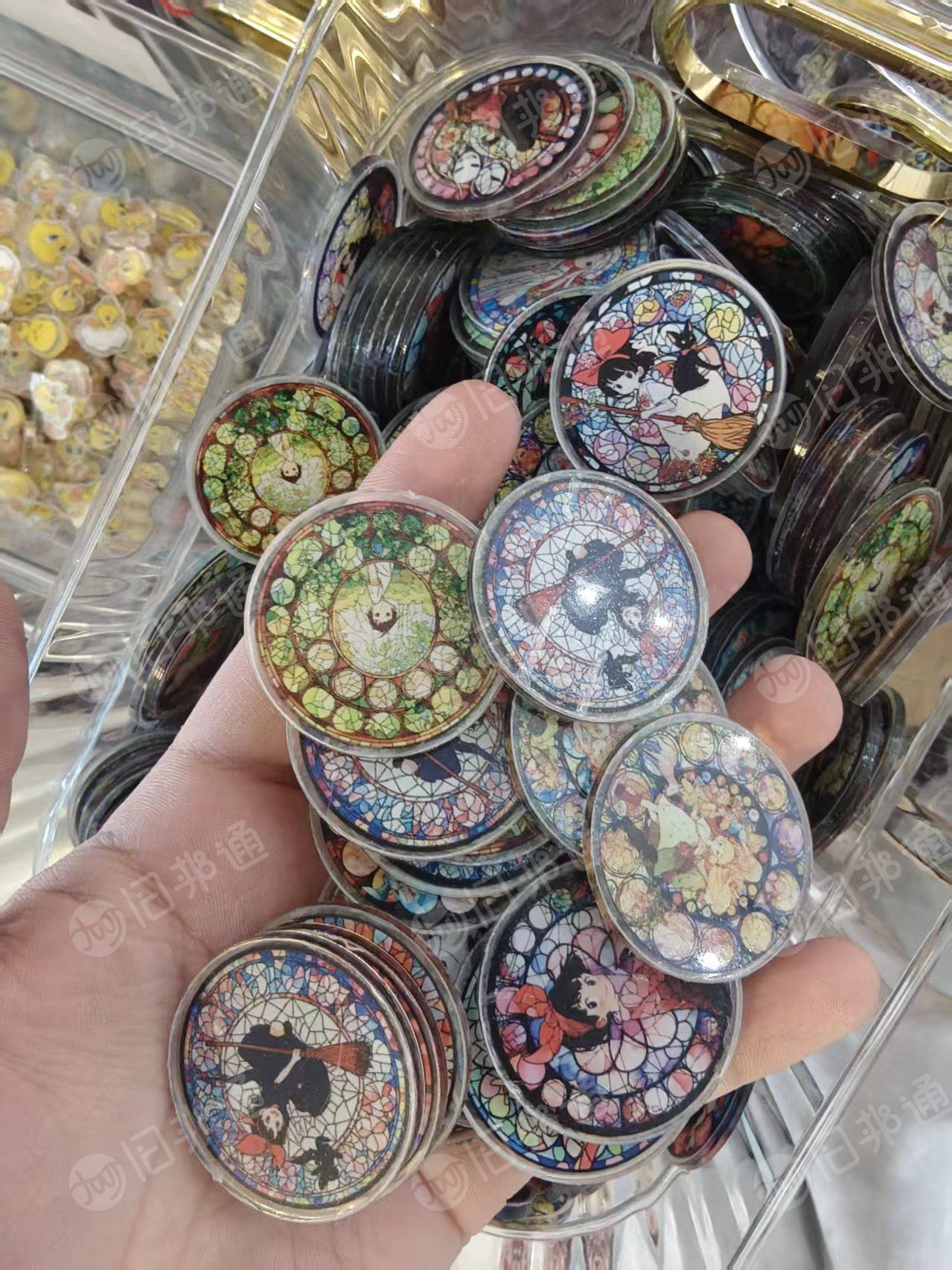 出售库存PMM亚克力DIY小饰品，有4-5吨，全新的，可现场看货