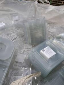 长期出售电子厂出来的PET吸塑盒废料，都是带标的