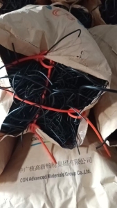 出售光纤厂下来的PU线皮跟聚氨酯料块，现货有10吨，货在广东揭阳