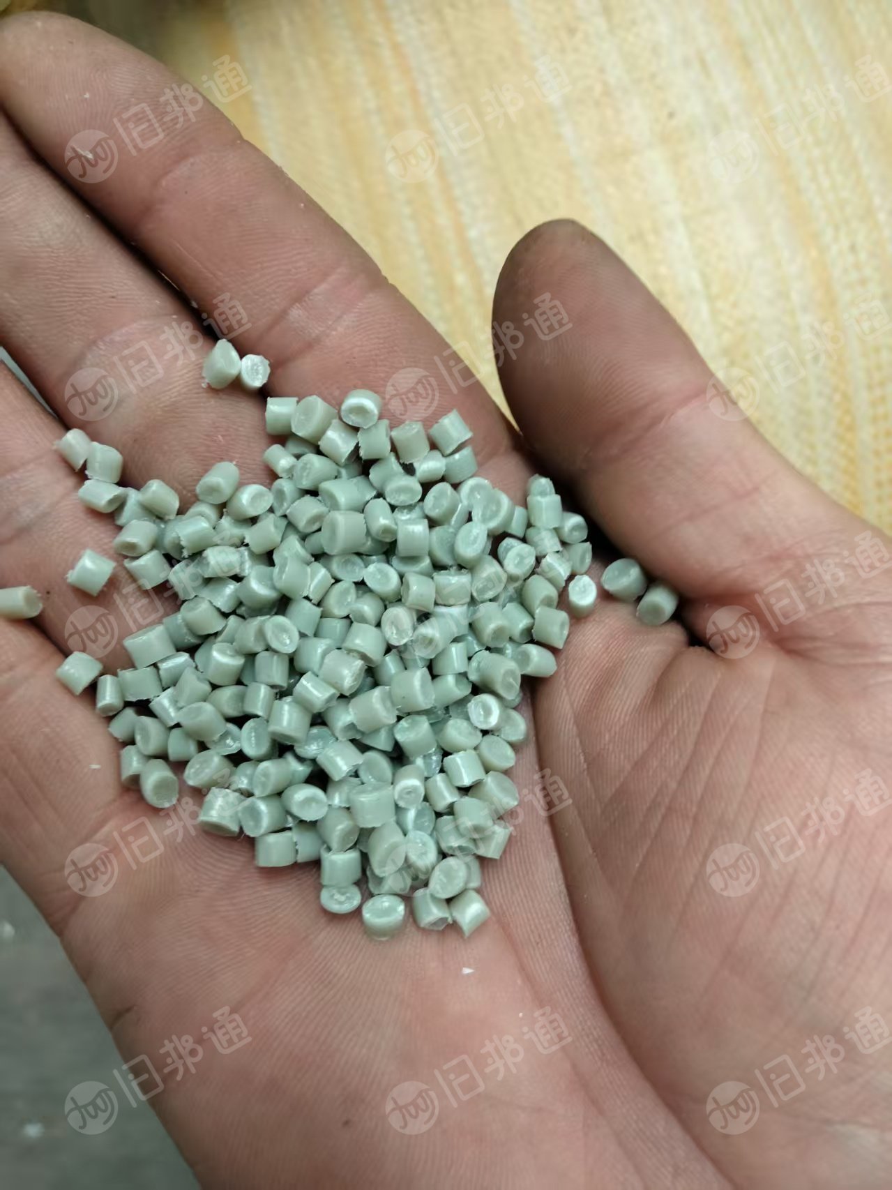 出售pp餐盒颗粒，80、60目网各过两层，现货30吨