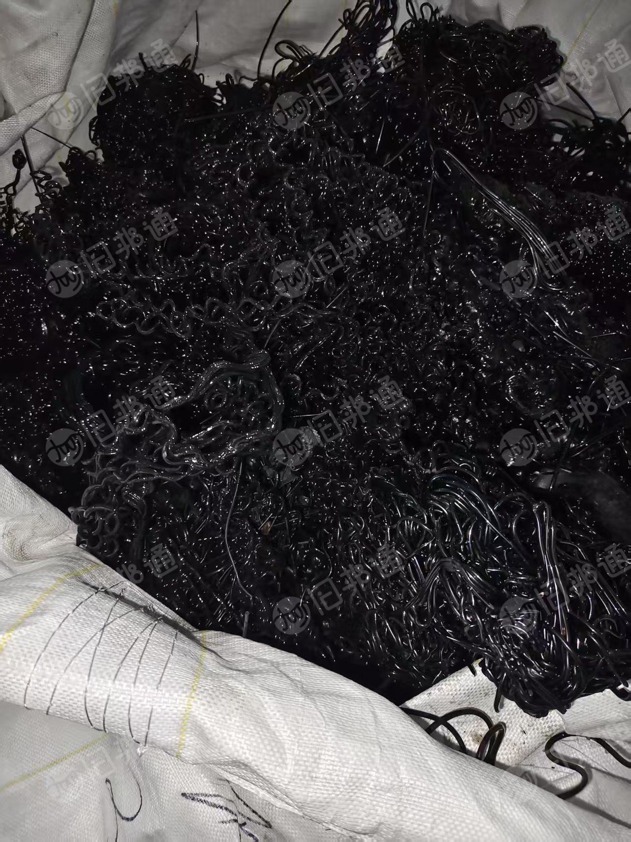 长期出售母粒开机料，母粒机头料，碳黑25%，Pet75%，每月30吨左右