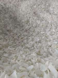 长期出售纯HDPE大白罐破碎料，热洗的，现货100吨