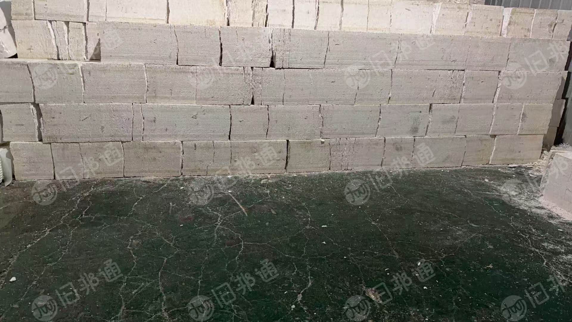 长期出售冷压块，现货12吨，80%厂货