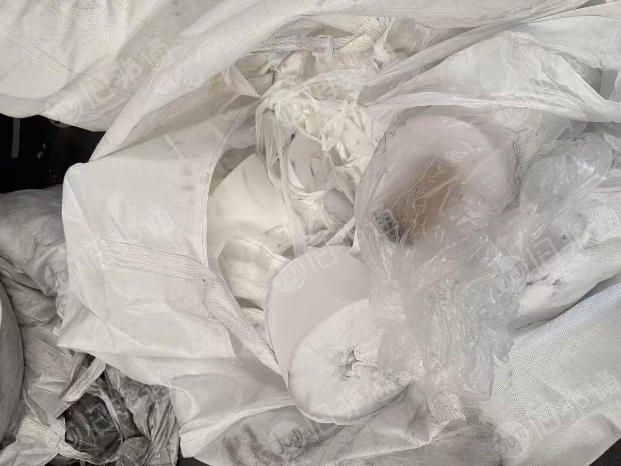 出售PE单涂层电池膜，锂电池隔离膜，锂电池厂下来的新边角料，40吨