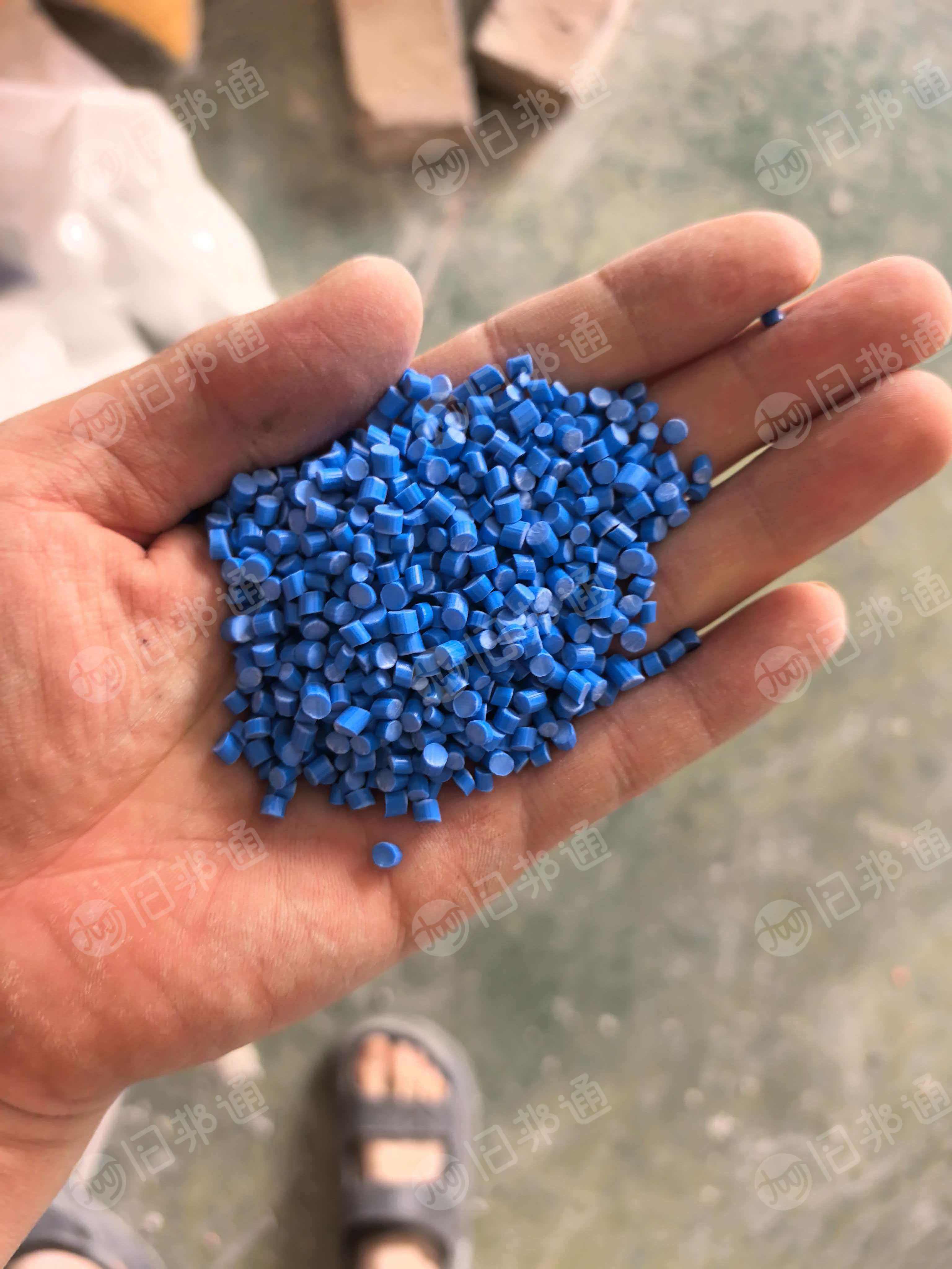 出售各种颜色的纯PVC电缆皮分色颗粒，网子是固定的一层钢丝网120目➕两层铁丝网80目