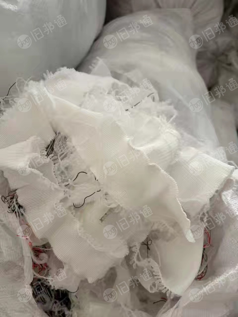 长期出售毛衣片，涤纶高弹丝，羊毛衫边角料，月供几十吨，货在安徽六安