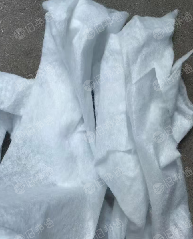 长期出售白色涤纶无纺布，涤纶针刺无纺布，无纺布边角料，现货有20吨，货在山东聊城