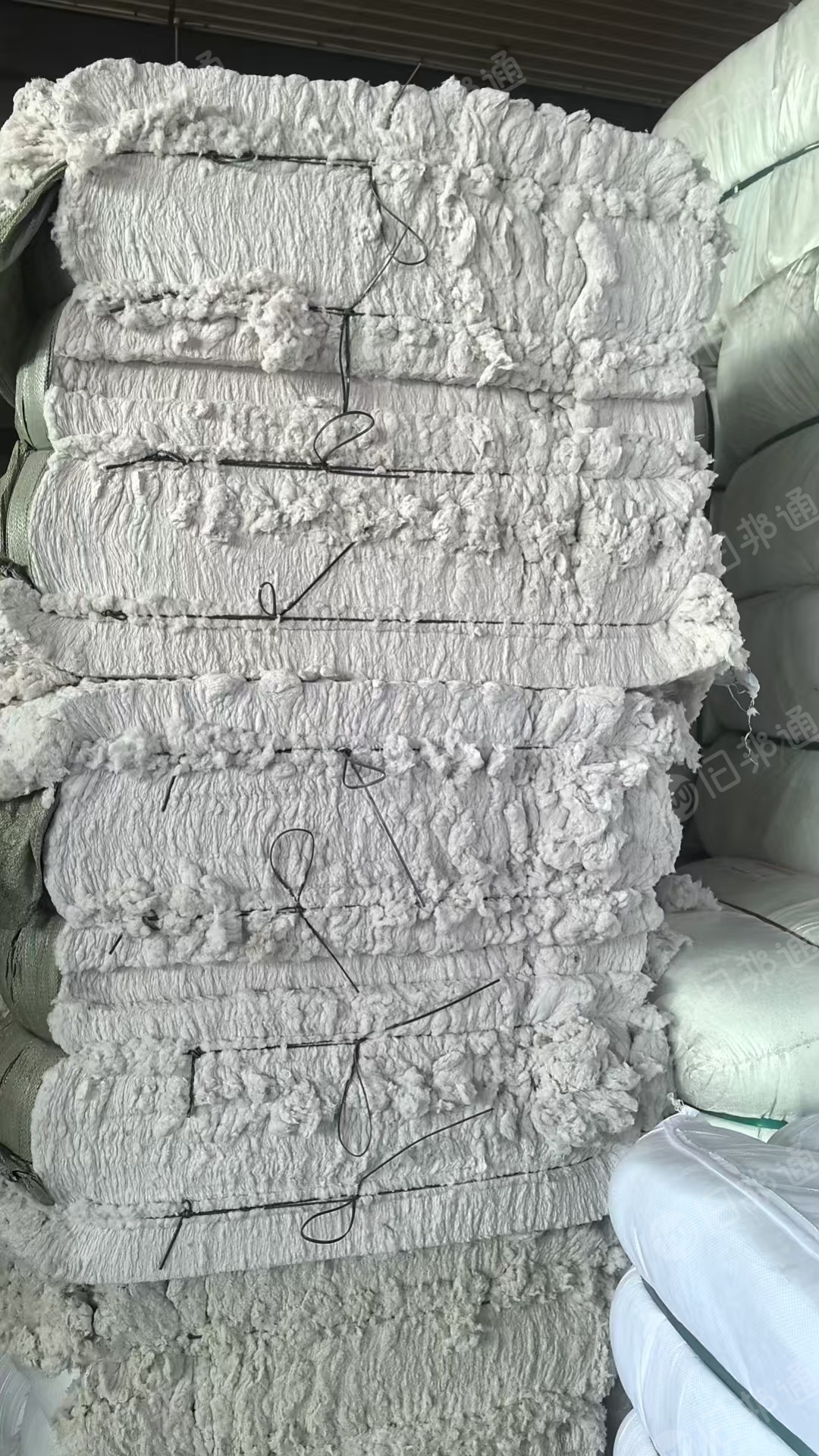 长期出售涤棉磨毛料，涤棉毛毛料，月供20吨，货在江苏扬州
