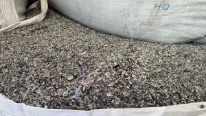 长期出售软质PVC地毯吹毛料，PVC地毯料，可以压延压片用，月供200吨左右，货在江苏盐城