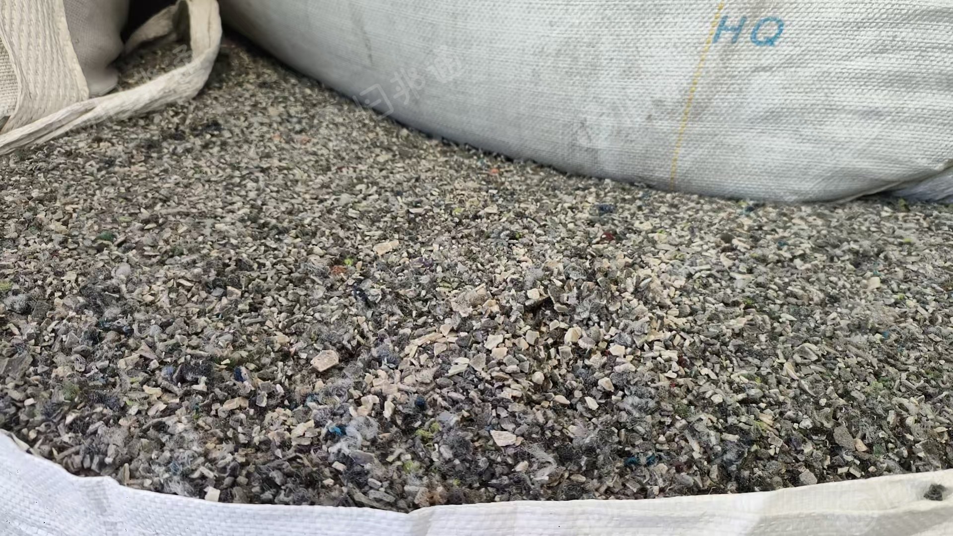 长期出售软质PVC地毯吹毛料，PVC地毯料，可以压延压片用，月供200吨左右，货在江苏盐城