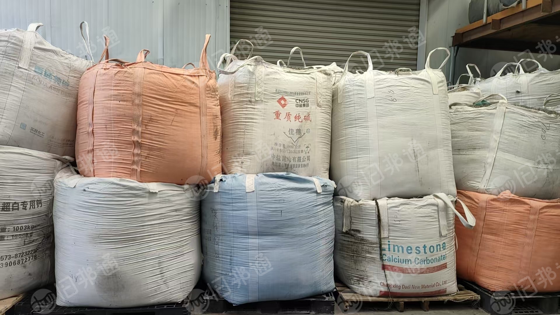 长期出售软质PVC地毯吹毛料，PVC地毯料，可以压延压片用，月供200吨左右，货在江苏盐城
