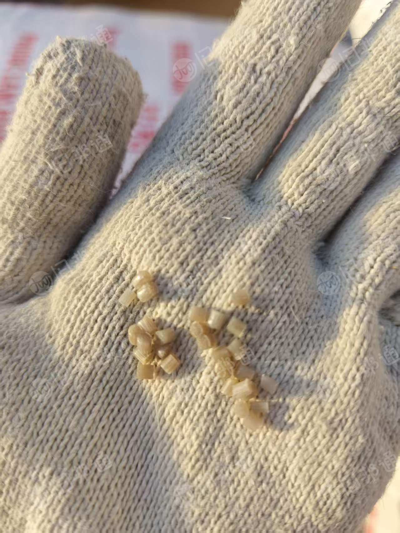 出售珍珠棉颗粒，过60-80目，现货8吨，