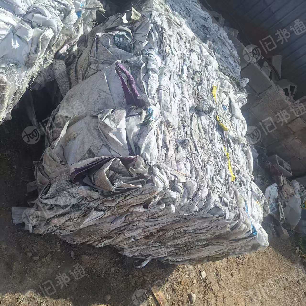 出售废旧吨包，装金属件下来的，月供30吨左右
