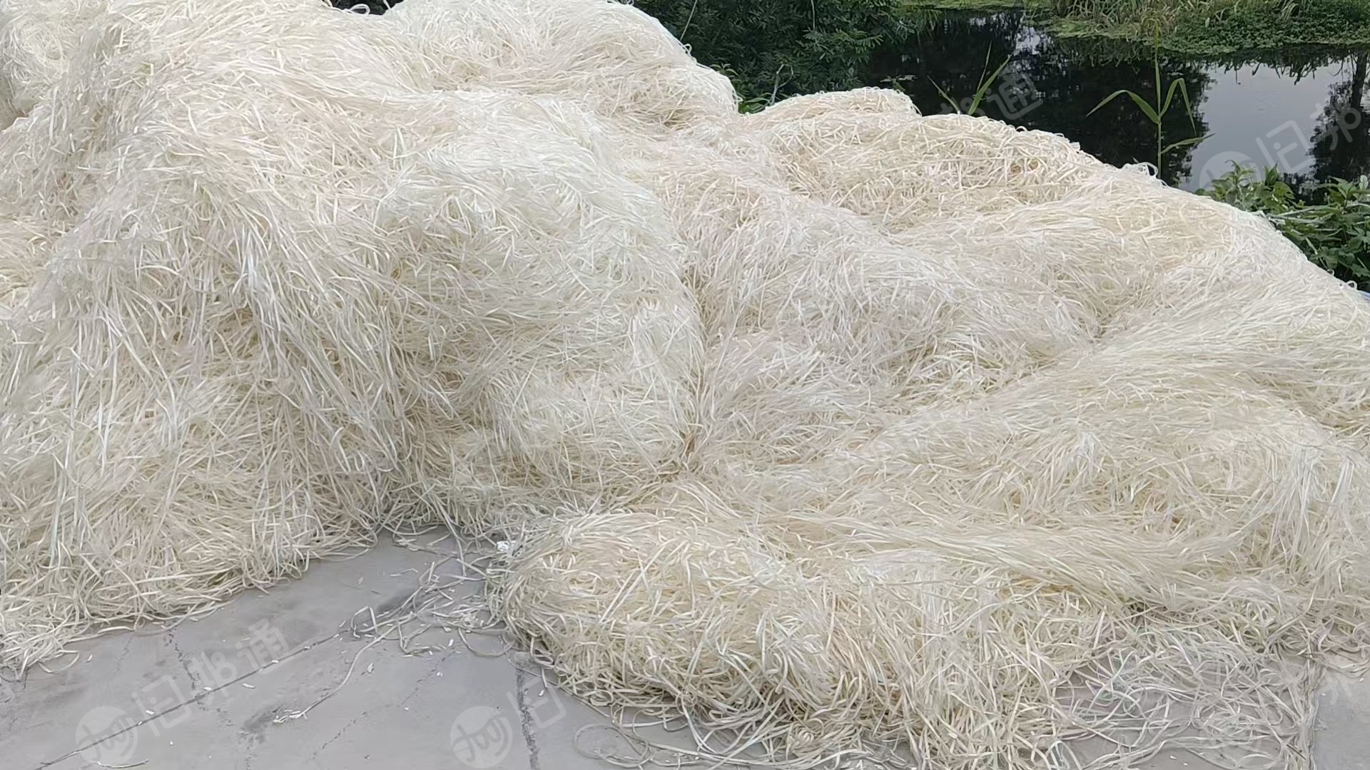 出售PE喷淋膜边角料，月供15吨