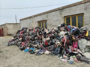 长期出售旧衣服黑料，旧衣服，现货8吨左右，货在甘肃武威