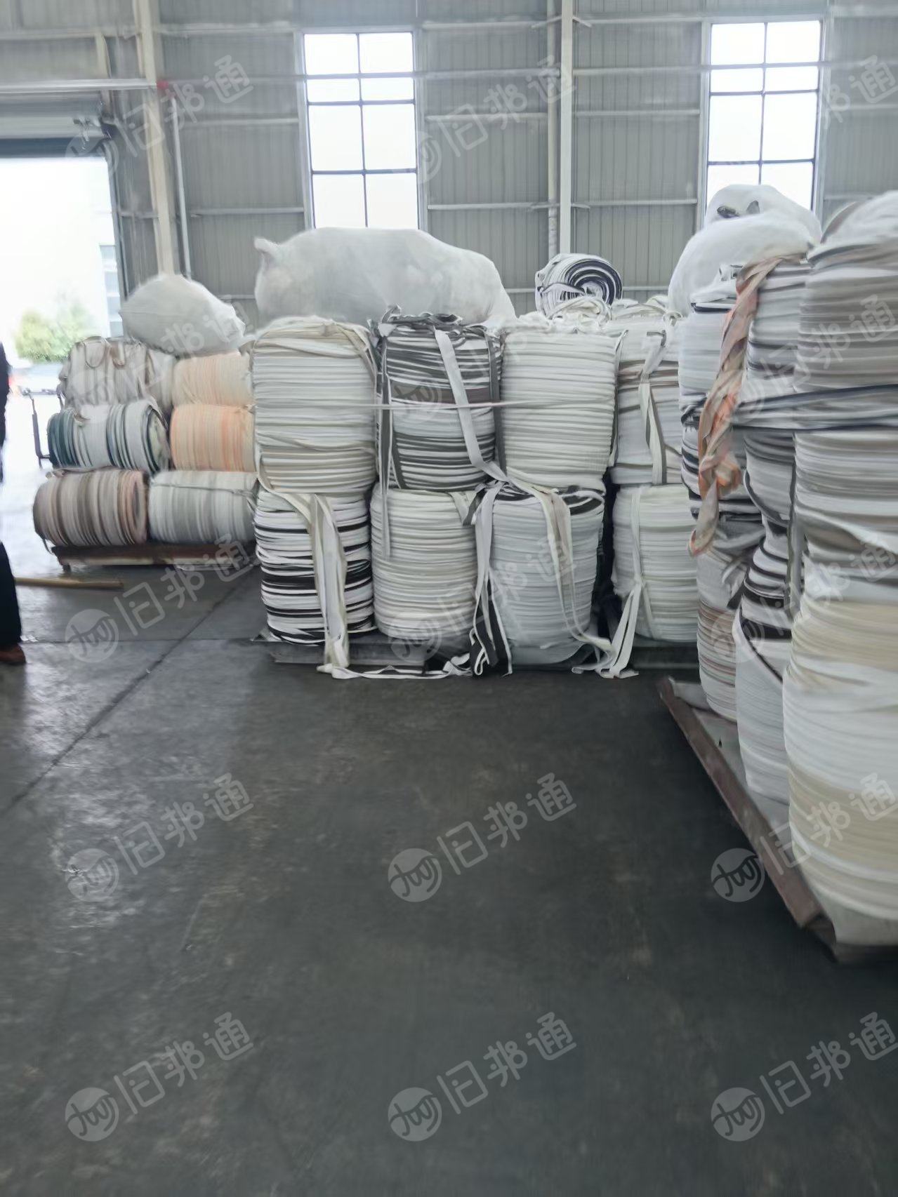 出售皮革厂下来的PVC皮革料，现货一百吨，
