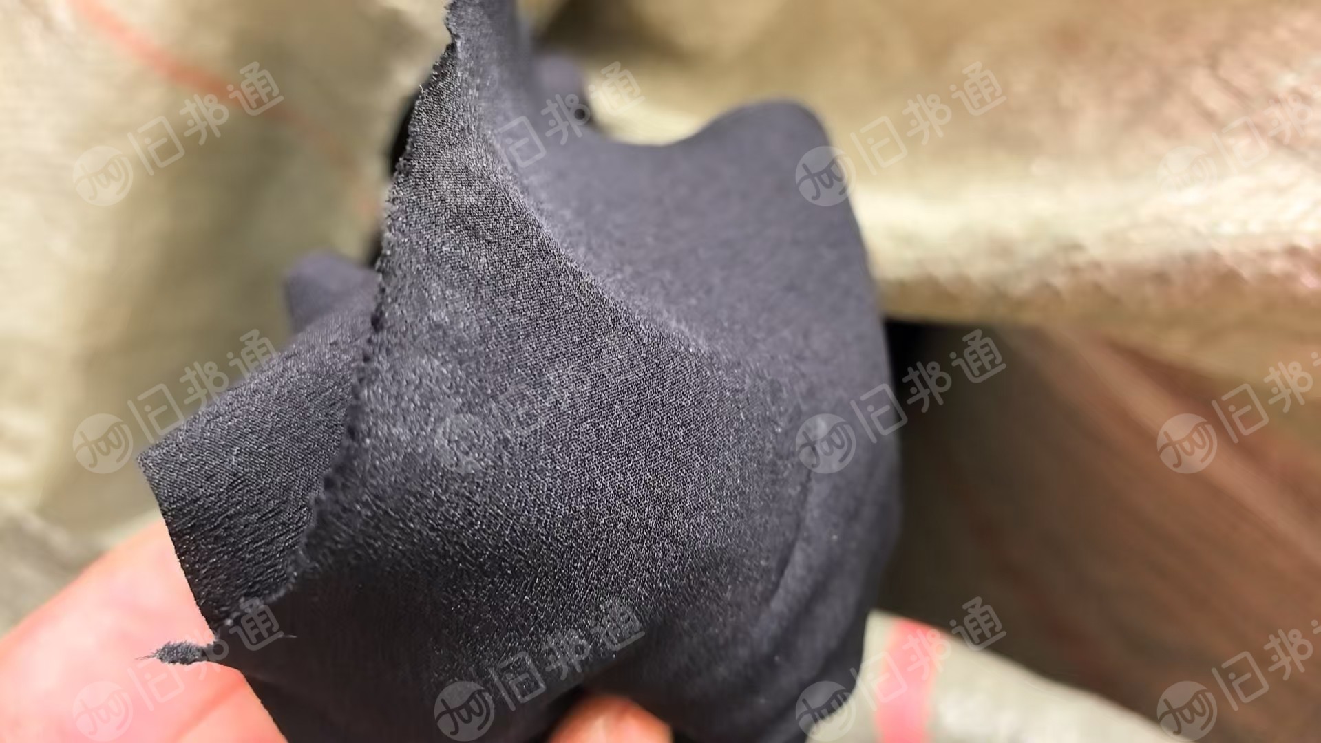 长期出售服装厂下来的废布统货,涤纶废布,棉布什么都有,月供15吨,货在浙江台州