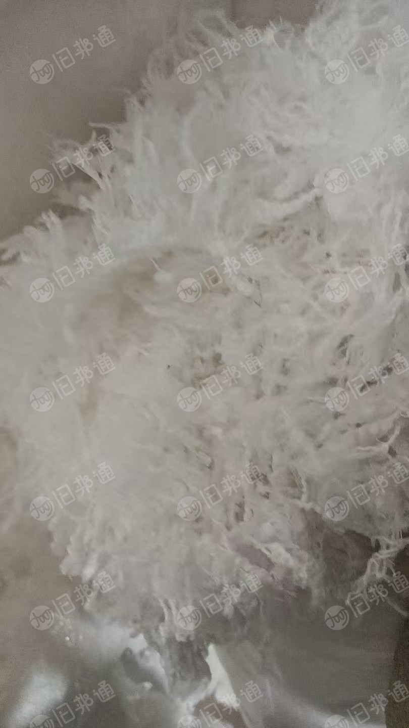 出售涤晴废丝，涤纶长丝带点晴纶，晴纶含量十左右，可以开花用，现货十吨，货在江苏常州