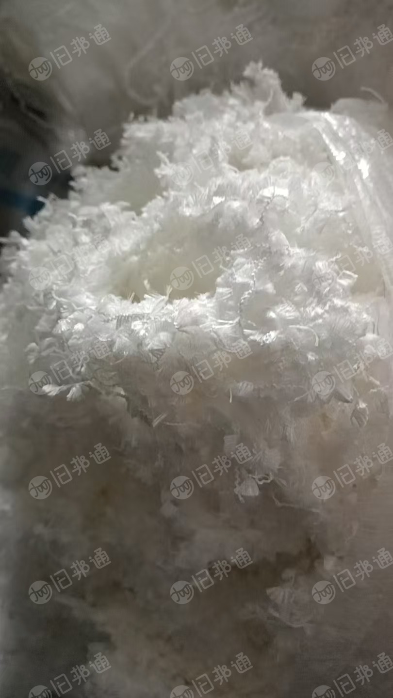 出售涤晴废丝，涤纶长丝带点晴纶，晴纶含量十左右，可以开花用，现货十吨，货在江苏常州
