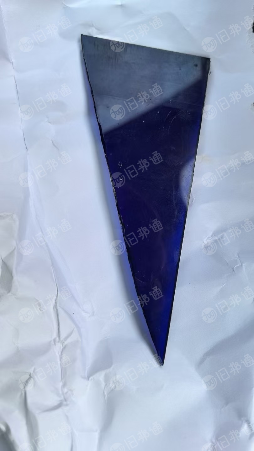 出售pc钢卷板，可二次利用，规格3毫米厚0.8米宽X60米长，蓝色，现货18吨左右，做阳光房的可以收