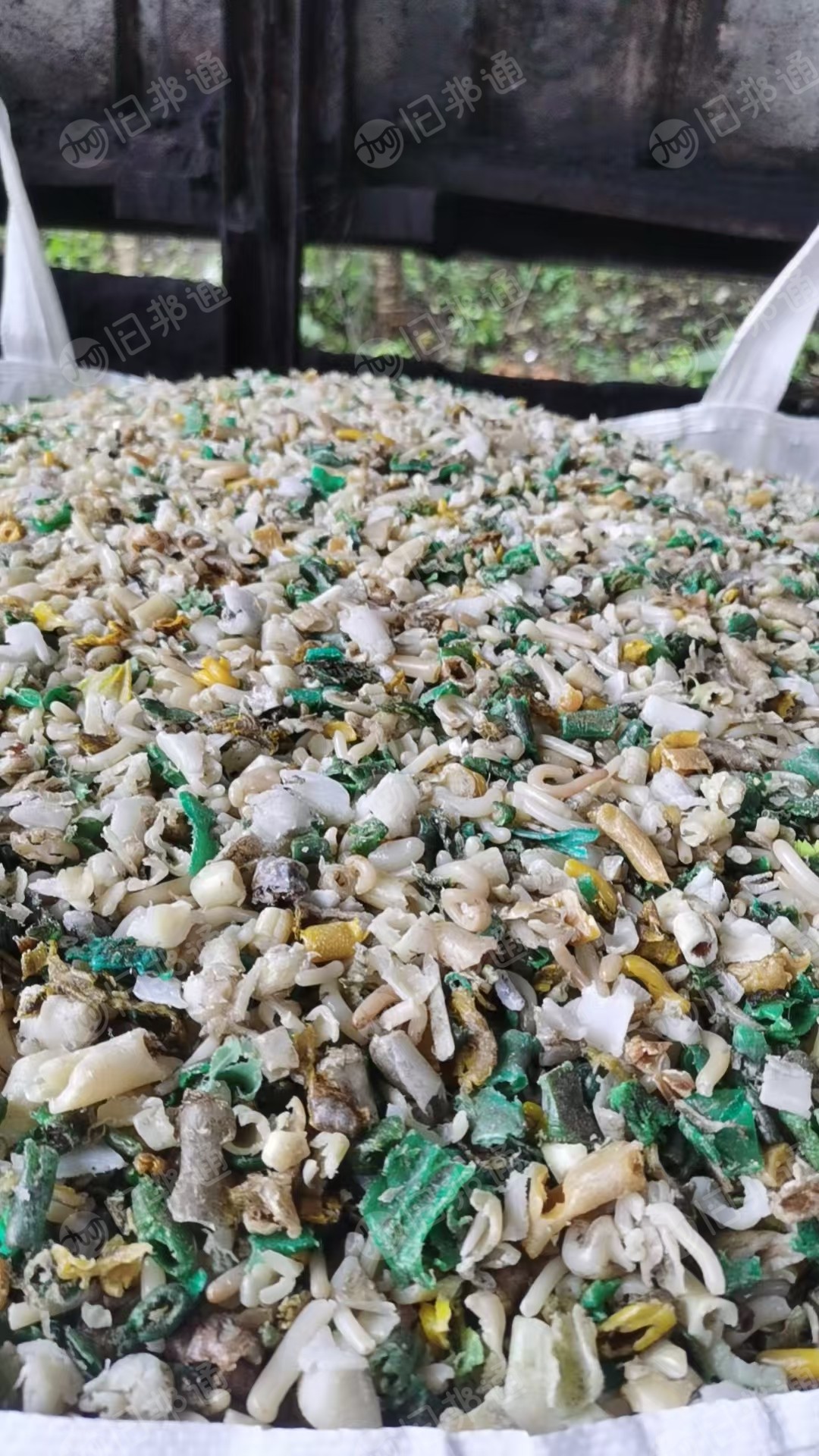 长期出售电镀PE挂具胶破碎料，现货60吨